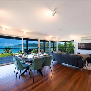 airlie-abode-whitsundays.queenslandhotels.net/